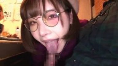 【深田えいみ】居酒屋でち〇こしゃぶってくる変態女子に抜いてもらいました…///のthumbnail