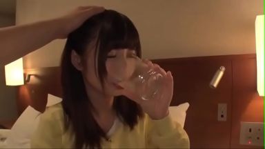 【素人ナンパ】ガチでかわいい超特級童顔ロリ美少女にお酒飲ませて酔っ払いエッチするのが世界一エロいしかわいいのthumbnail
