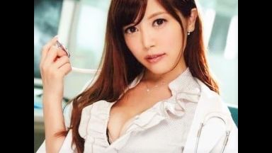 【榊梨々亜・痴女】タイトミニの艶めかしい美脚ラインを見せつける美女医が股間に美尻を押し付けゆっくりと擦りつけて。。。のthumbnail