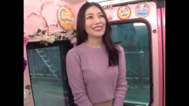 《素人ナンパ×ＭＭ便》三十路の美熟女淫乱妻をフェイシャルエステと偽り騙し、なし崩し的にデカチン男とＮＴＲ浮気ベロチュー激ピス絶頂ＳＥＸ!!のthumbnail