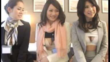 ♡3人の熟女CAは全員爆乳で絶倫まんこ…淫乱おまんこは愛液トロトロでチンポでイキ狂い…Hすぎる身体のthumbnail