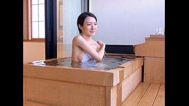 スレンダーちっぱい素人妻と不倫旅行でねっとりエッチ個人撮影！太いちんぽを根元まで頬張ってくれるのthumbnail