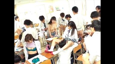 『あの子より私のマ○コの方が良くない♥』学校公認挿れ放題プランを謳歌するサル男子に制服女子もマン汁垂らしHを満喫してる件のthumbnail