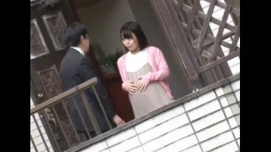 <レイプ>『行ってらっしゃい!』幸せを宿した夫婦を影から見つめる男。産まれた途端に次の子種を強制注入!のthumbnail