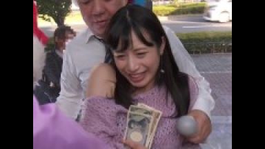 【マジックミラー号】彼氏持ちお姉さんがお金を渡されながら電マ責め浮気エッチしちゃう素人ナンパもののthumbnail