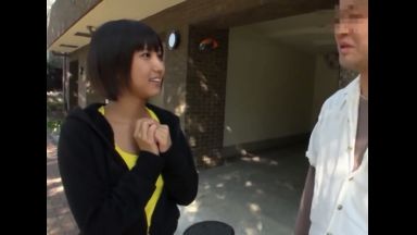 ♡湊莉久の逆ナンパ「10分間射精を我慢出来たら私に中出し出来るけど…どうですか？♡」素人チンポの精子が大暴発のthumbnail