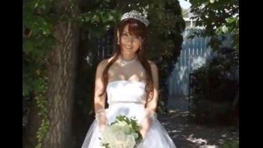 ♥花嫁が結婚式前の初夜前に他人の物に…♥三十路のおまんこが高校時代の同級生におマンコ捧げちゃうのthumbnail