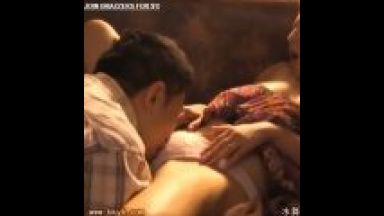 【一条綺美香】そこに深く挿れてぇ！若い男にオマンコを舐めさせて、濡れた膣穴に挿入を要求する淫乱人妻！のthumbnail