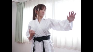 【輪姦レイプ】「やめてぇ!イッてるからぁ!」ロリ空手美少女が発情男に集団強姦!爆乳乳首調教されて痙攣絶頂して肉便器堕ち!のthumbnail