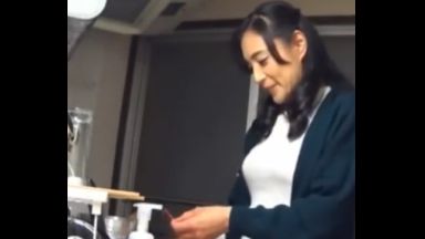 ！ねえ…見てよ…中出し＋人妻！中だし大すきで困っちゃうの…四十路のおすすめH動画「あん…イクっぅっぅ！」☆素人☆のthumbnail