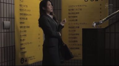 ＜お姉さん×訪問販売＞下着の訪問販売で下着を売るノルマ為に自らの身体を差し出すお姉さんのthumbnail