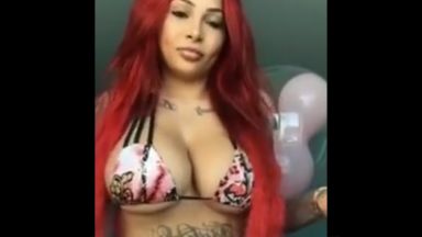 エロモンスターがビキニで配信しているけど食われんなよｗｗｗのthumbnail