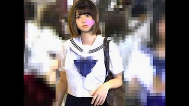 【電車痴漢】巨乳美少女女子高生を手淫でビチャビチャにして挿入【すももがり 逆さ撮り ヤバイやつ】のthumbnail