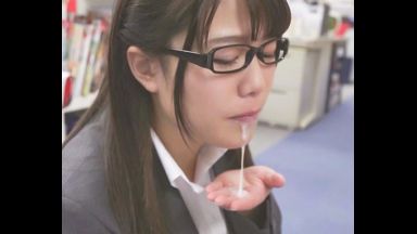 【佐知子】Ｊ爆乳の女上司を、淫乱な社畜雌犬に催眠洗脳して、オフィスでハメ放題…のthumbnail