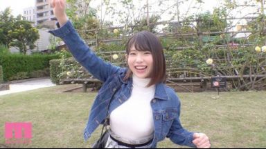 美巨乳清楚女子におっさんが童貞を卒業させてもらうエチ動画のthumbnail