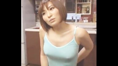 ★なかだし★痴女★ノーブラ★乳首勃起！えっ…近親相姦＠中出し！美女で絶頂悶絶の中だしの超絶エロ動画「欲しいの…汚ちんぽ！」義姉のthumbnail