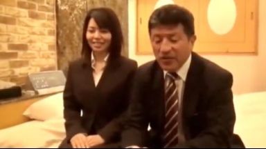 【膣内射精】外回り中の会社の上司と部下の男女♡ラブホに案内し過激なミッション！激しいピストンでゴム破れて気持ちいい生ハメのthumbnail