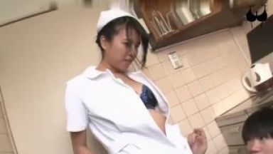 【近藤ユキ】えちえちナースのお姉さんに乳首舐め手コキフェラ抜きでM男責めされちゃう痴女逆レイプエッチのthumbnail