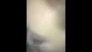 【スマホ個人撮影】ギャルが彼氏のお〇んぽを加えてしゃぶりつくのthumbnail