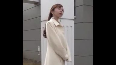 ！46歳Housewife※可愛い年下男の子のdick喰い、生nakadashi交尾！住宅街のNeatMadamが玄関で即尺のthumbnail