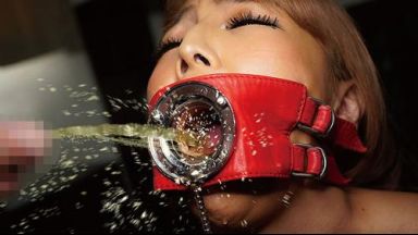 【霜月るな】デカ乳マゾ黒ギャルに鼻フックや口枷をさせたまま浣腸する変態調教！のthumbnail